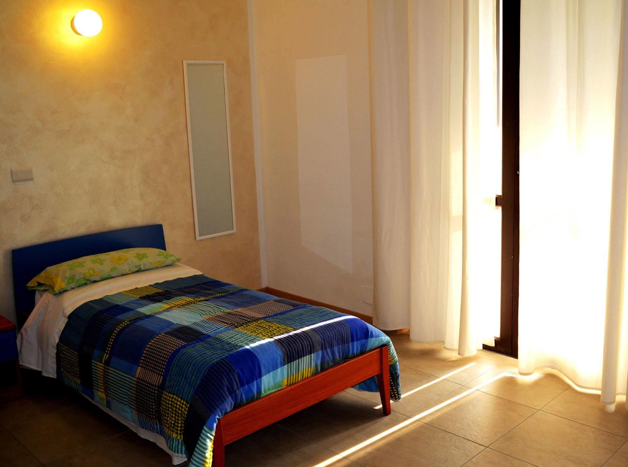 B&B Villa Monterosa Con Piscina Castronno Eksteriør bilde
