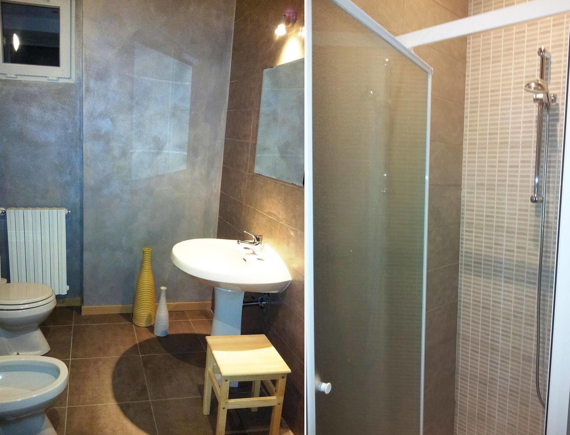 B&B Villa Monterosa Con Piscina Castronno Eksteriør bilde