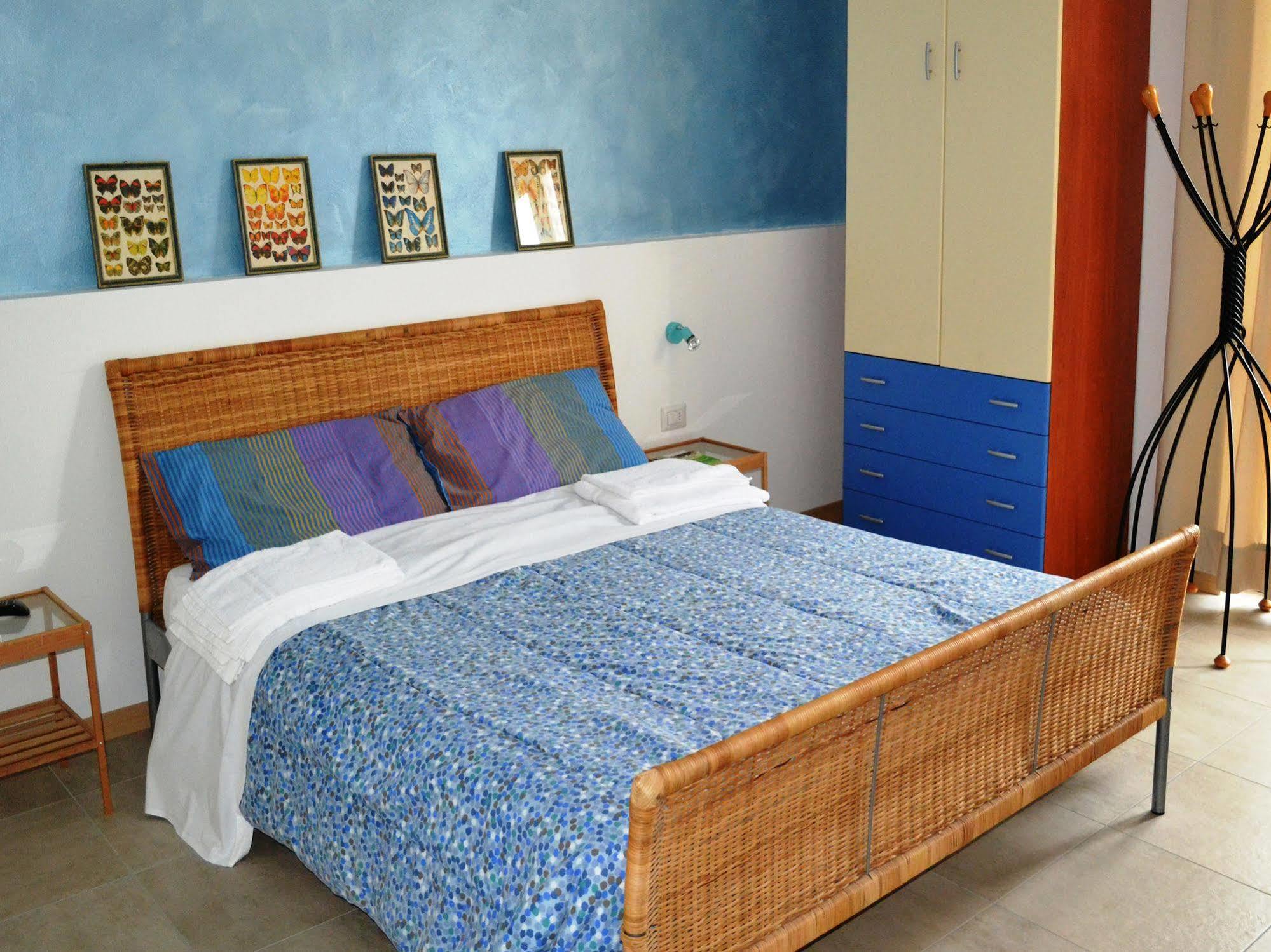 B&B Villa Monterosa Con Piscina Castronno Eksteriør bilde