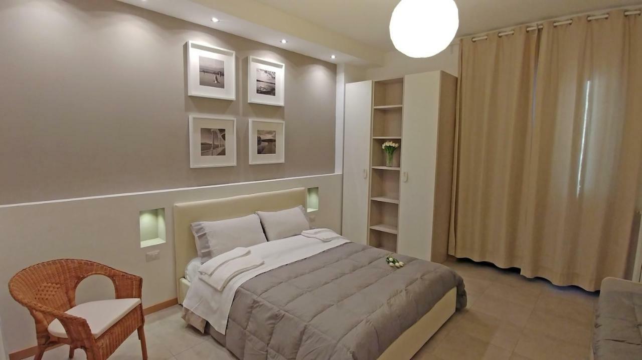 B&B Villa Monterosa Con Piscina Castronno Eksteriør bilde