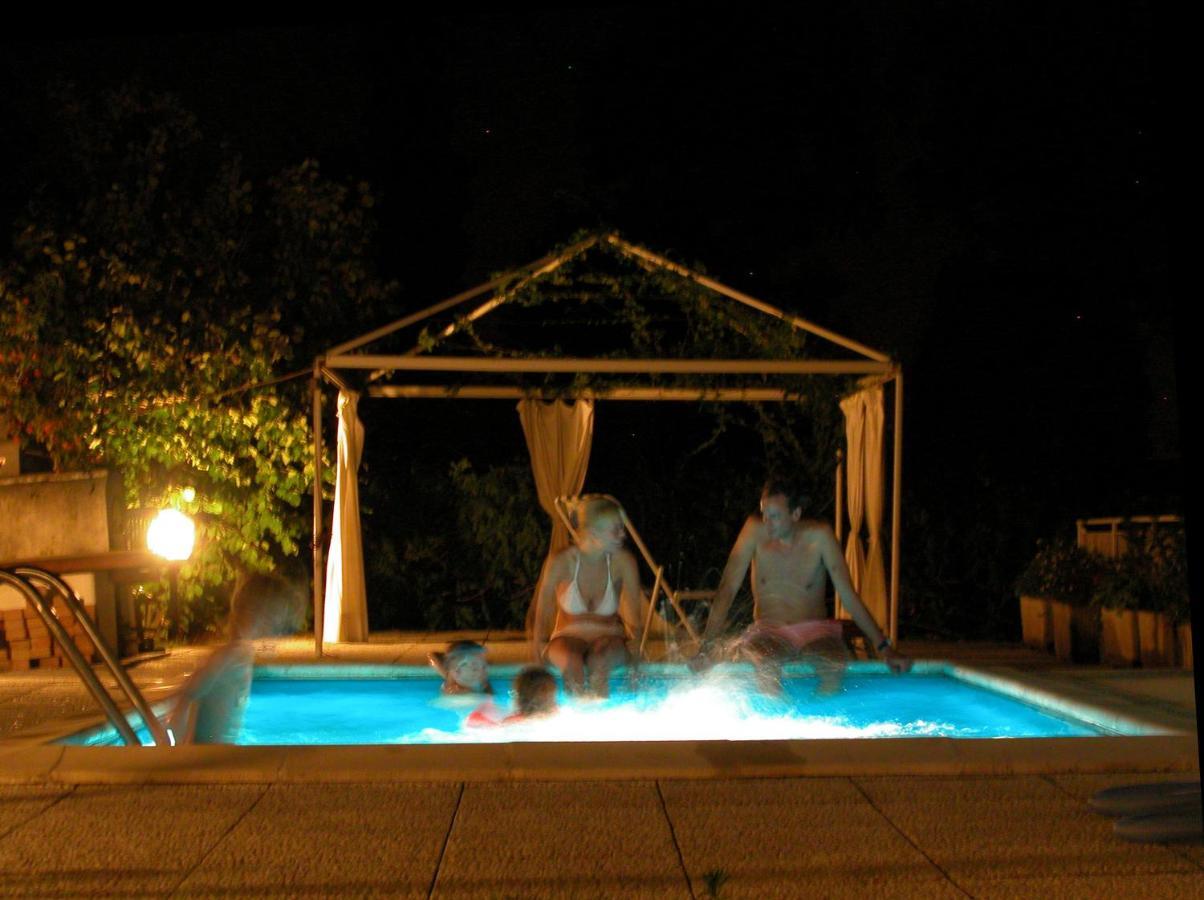 B&B Villa Monterosa Con Piscina Castronno Eksteriør bilde